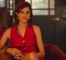 The Gentlemen saison 2 : Benedetta Porcaroli porte une Bulgari Serpenti Tubogas en or 